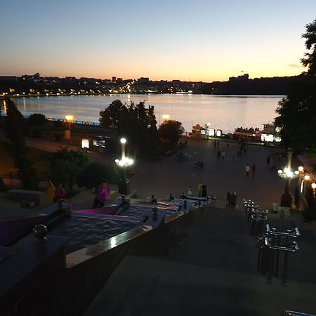 Стильна квартира-студія в центрі міста на набережній Тернопіль Номер фото