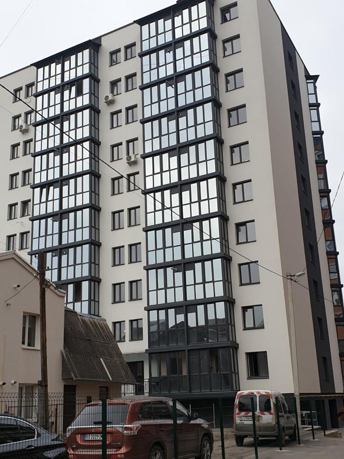 Стильна квартира-студія в центрі міста на набережній Тернопіль Екстер'єр фото